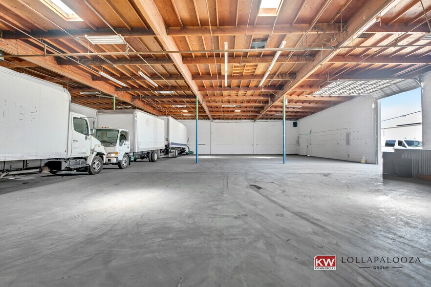 More Photos Of 400-410 S Irwindale Ave, Azusa Warehouse For Lease