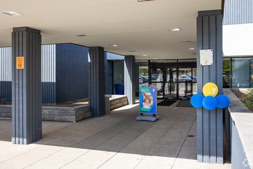 More Photos Of 1 Pike Dr, Wayne Office For Lease