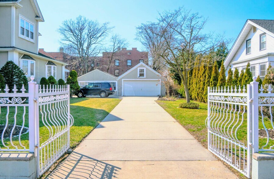 More Photos Of 93-44/50 224th St st, Queens Village Land For Sale