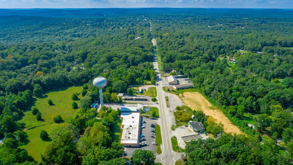 More Photos Of 3703 Taft Hwy, Signal Mountain Storefront For Sale