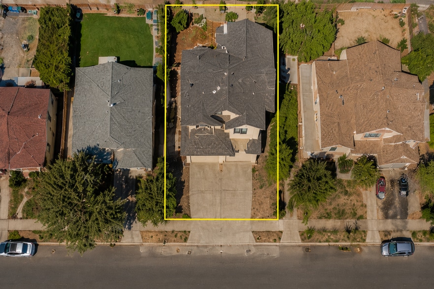 More Photos Of 1805 V St, Sacramento Dormitory For Sale