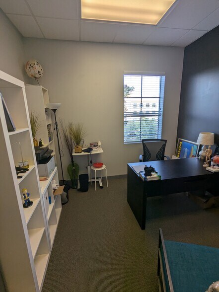 More Photos Of 7065 Westpointe Blvd, Orlando Loft Creative Space For Sale