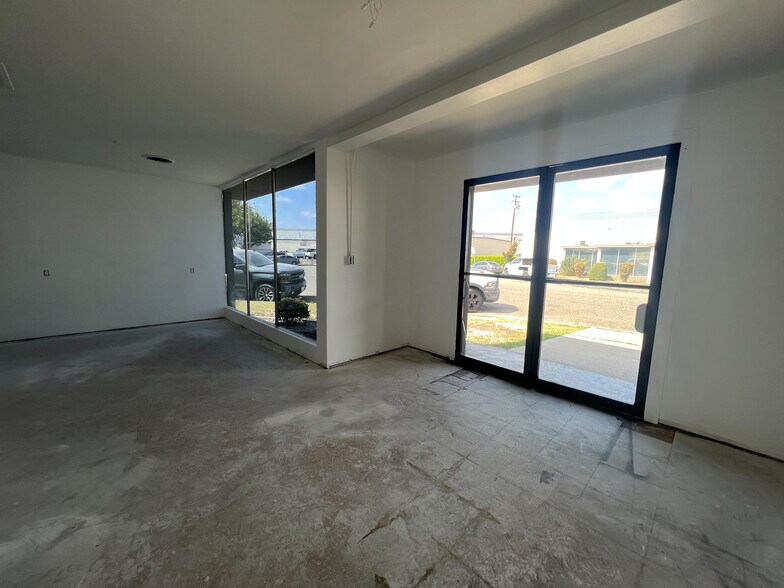 More Photos Of 1110-1112 E Ash Ave, Fullerton Manufacturing For Lease