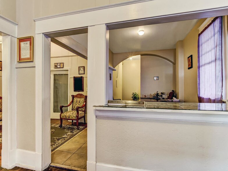 More Photos Of 525 Beaver St, Jacksonville Cemetery Mausoleum For Lease