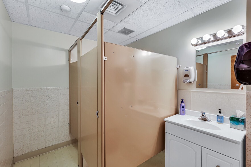 More Photos Of 4226 E Mission Ave, Spokane Office For Sale