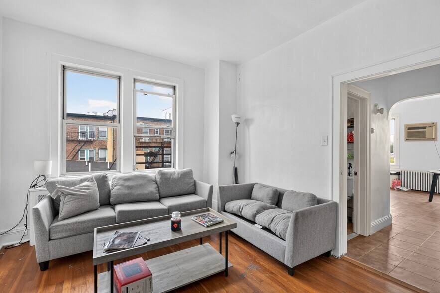 More Photos Of 154 Chestnut Ave, Jersey City Restaurant For Sale