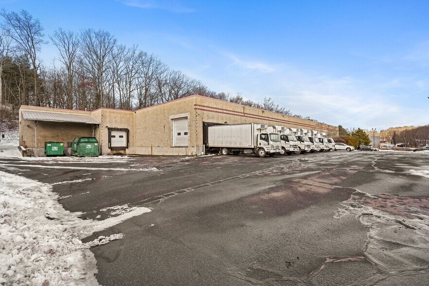 More Photos Of 21 Diana Ct, Cheshire Manufacturing For Lease