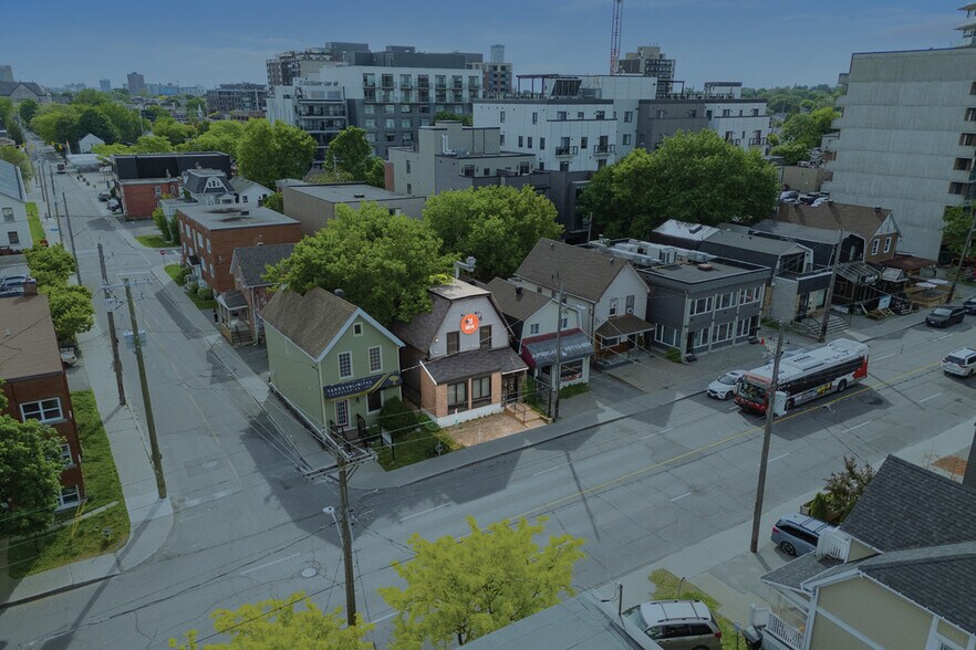 More Photos Of 79 Holland Ave, Ottawa Restaurant For Lease