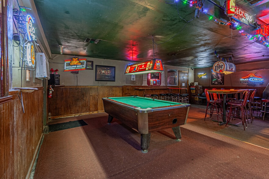 More Photos Of 705 Roosevelt Ave, San Antonio Sports And Entertainment For Sale