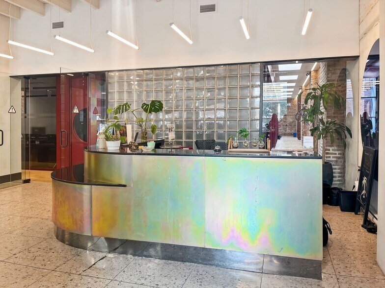 More Photos Of 4012A Rue Wellington, Verdun Coworking Space