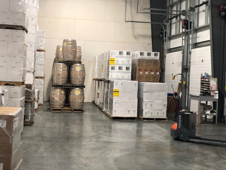 More Photos Of 22020 Carneros Vineyard Way, Sonoma Warehouse For Lease