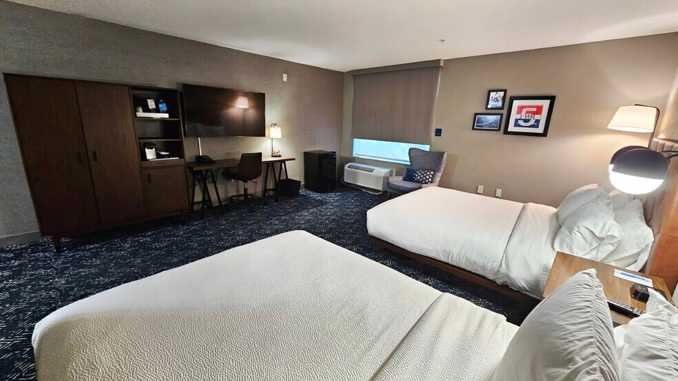 More Photos Of 8520 Baymeadows Rd, Jacksonville Hotel For Sale