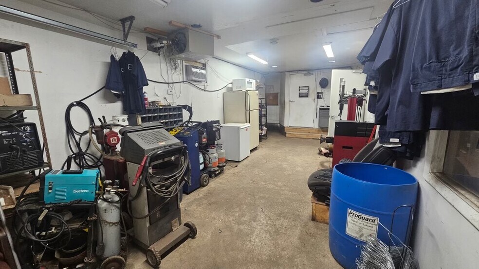 More Photos Of 5110 Brookpark Rd, Cleveland Auto Repair For Sale
