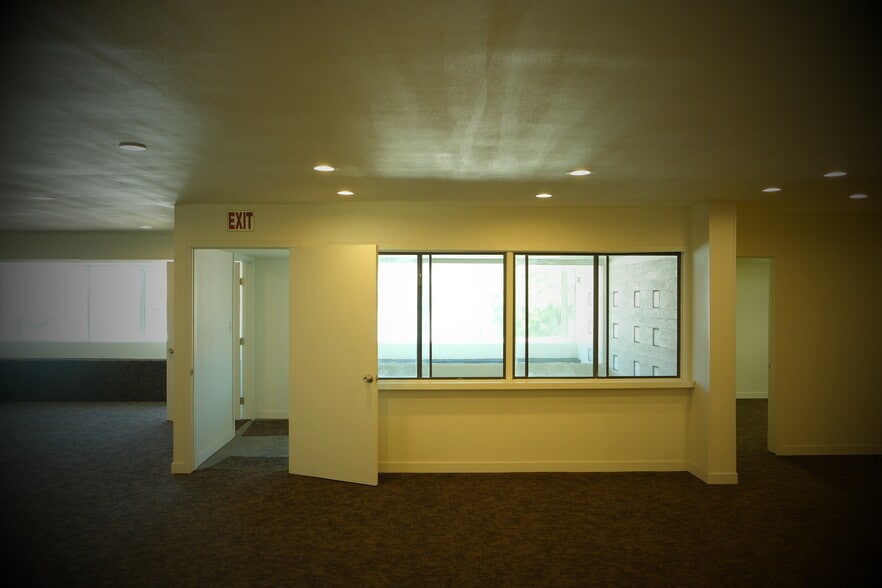 More Photos Of 906 N Alvarado St, Los Angeles Storefront Retail Office For Lease