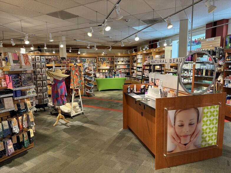 More Photos Of 4130 E Madison St, Seattle Drugstore For Sale