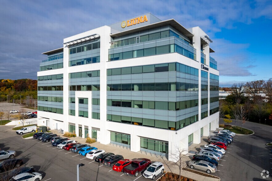 More Photos Of 1315 N Service Rd E, Oakville Office For Lease