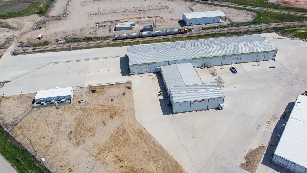 More Photos Of 420 22nd Ave NE, Williston Light Manufacturing For Lease