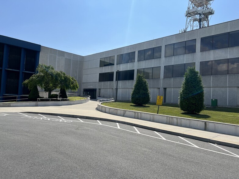 More Photos Of 200 Mill Rd, Fairhaven Medical For Lease