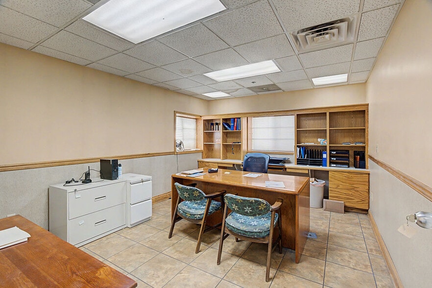 More Photos Of 288 Premium Dr, Central City Manufacturing For Sale