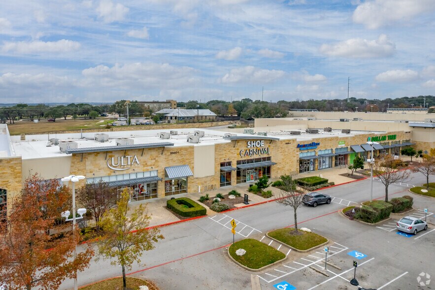 More Photos Of 900 Interstate 35, Austin Unknown For Lease
