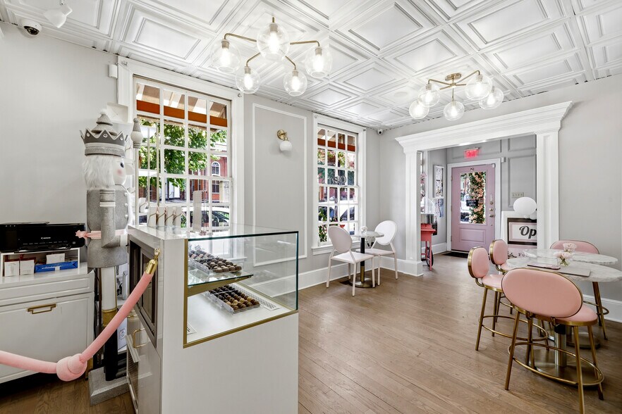 More Photos Of 3 E Market St, Leesburg Office For Sale