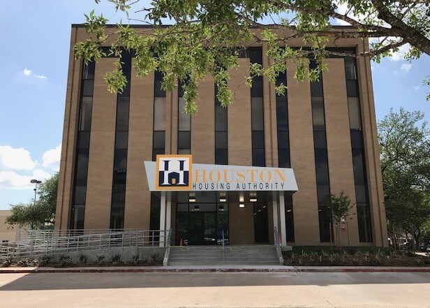 More Photos Of 2640 Fountain View Dr, Houston Office For Lease