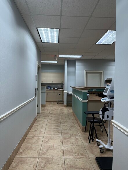 More Photos Of 1383 Providence Rd, Brandon Medical For Sale