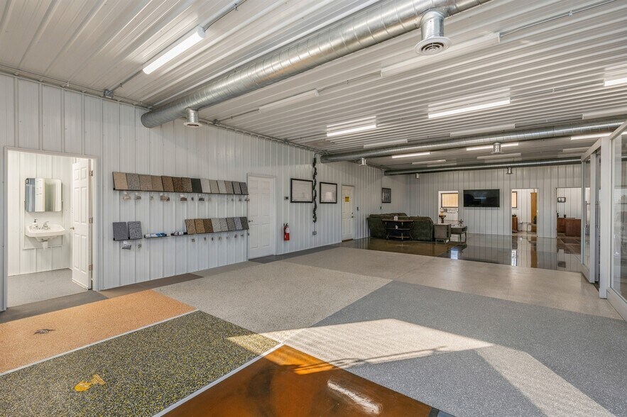 More Photos Of 33083 Ute Ave, Waukee Flex For Sale