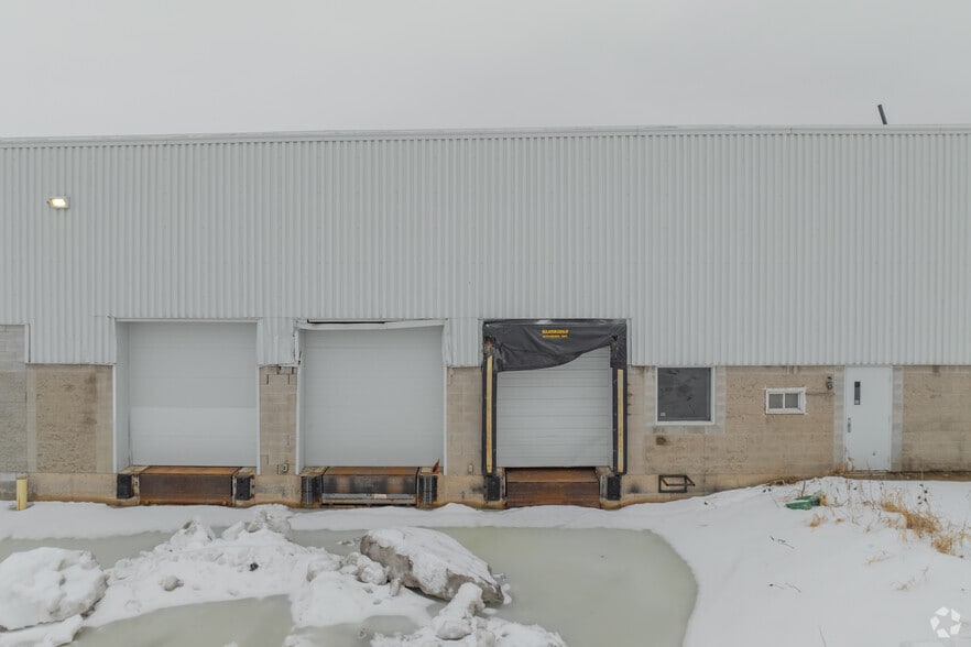 More Photos Of 8069 Lawson Rd, Milton Manufacturing For Lease