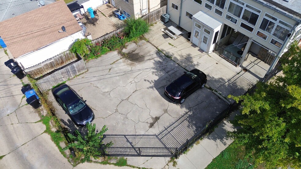 More Photos Of 3256-3258 N Elston Ave, Chicago Storefront Retail Residential For Sale