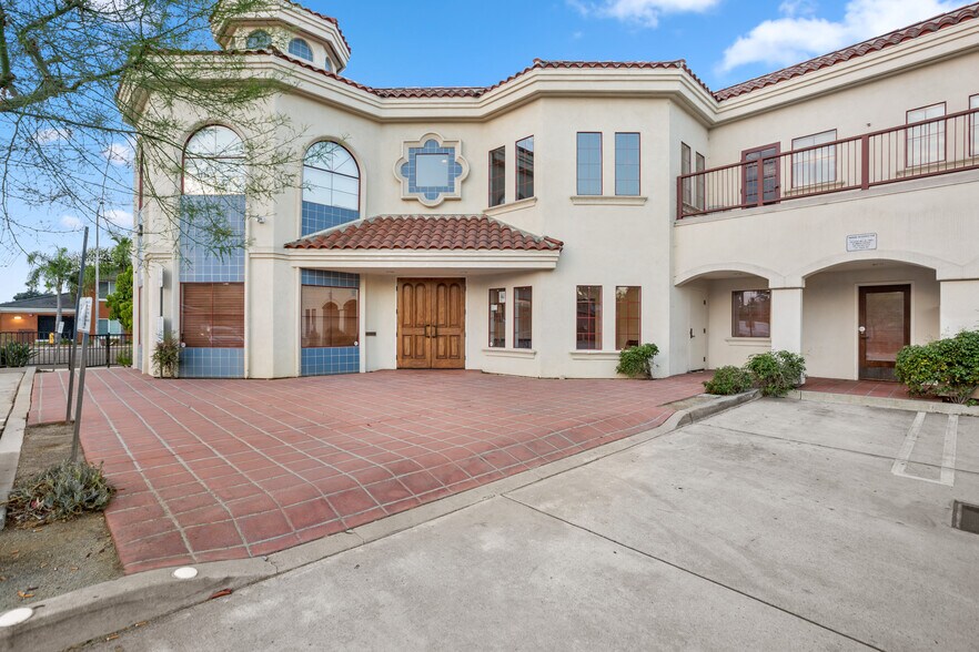 More Photos Of 200 E Washington Ave, Escondido Office For Lease