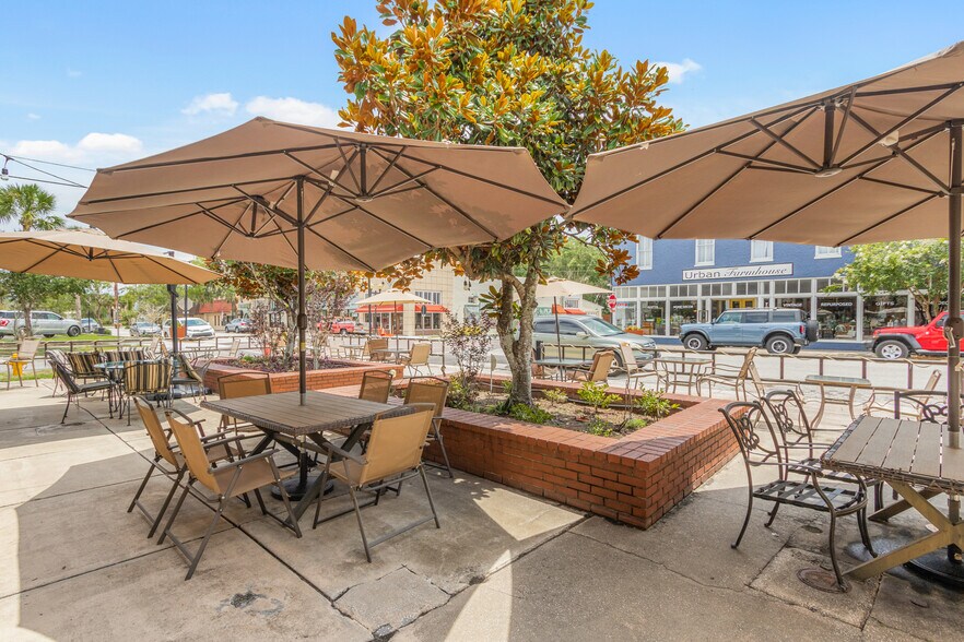 More Photos Of 700 St. Johns Ave, Palatka Restaurant For Sale