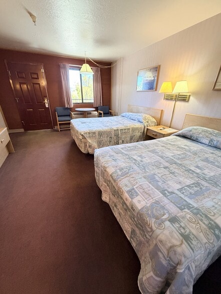 More Photos Of 380 W Main St, Escalante Hotel For Sale