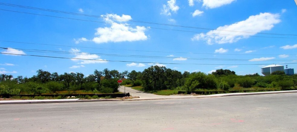 More Photos Of Hwy 281 & Encino Rio, San Antonio Land For Sale