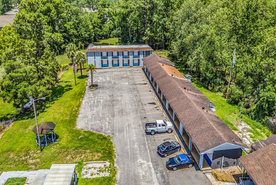 More Photos Of 1443 Hwy 17 N, Little River Hotel For Sale