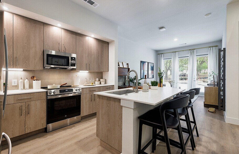 More Photos Of 7910 S New Braunfels, San Antonio Apartments For Lease