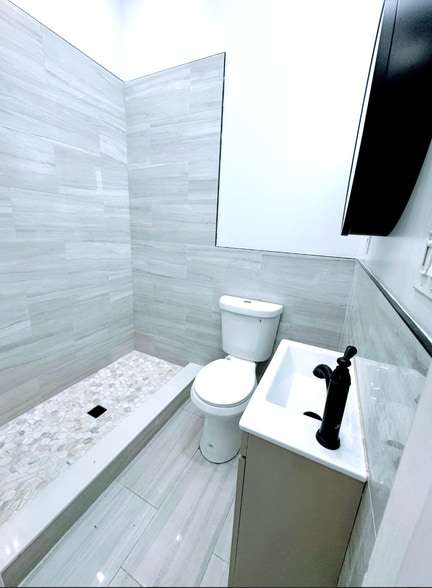 More Photos Of 1500 W Loudon St, Philadelphia Office Residential For Lease