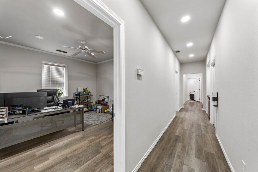 More Photos Of 24 Decker Ct, Wylie Warehouse For Lease