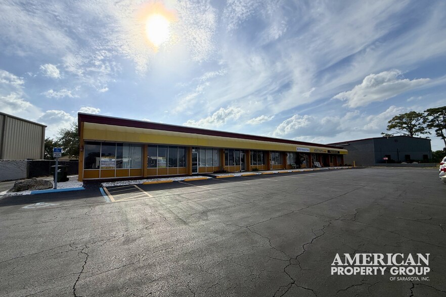 More Photos Of 822-882 S Tamiami Trl, Osprey Unknown For Lease
