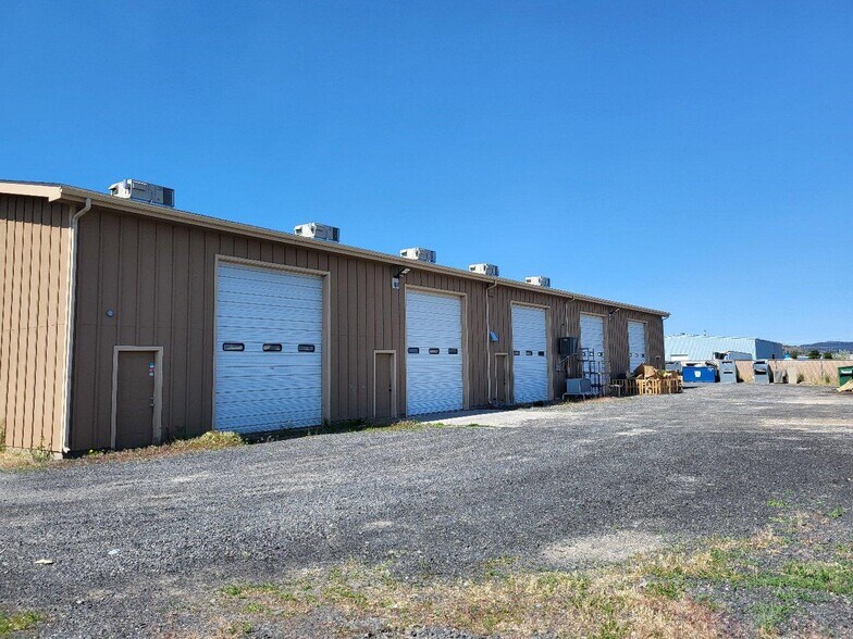 More Photos Of 2815 Laverne Ave, Klamath Falls Flex For Sale