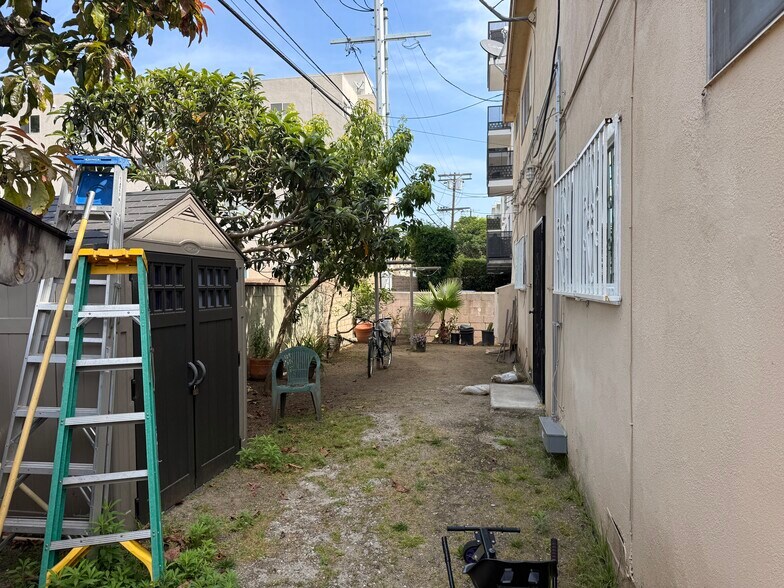 More Photos Of 11817 Culver Blvd, Los Angeles Apartments For Sale