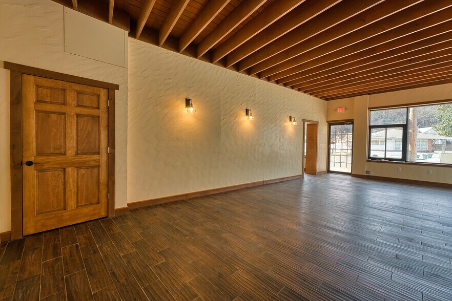 More Photos Of 600 Park Ave, Hot Springs National Park Freestanding For Lease