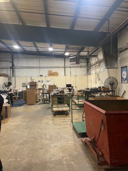More Photos Of 109 Gelo Rd, Rocky Mount Manufacturing For Lease