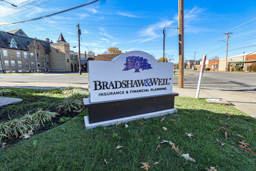 More Photos Of 630 Jefferson St, Paducah Office For Sale