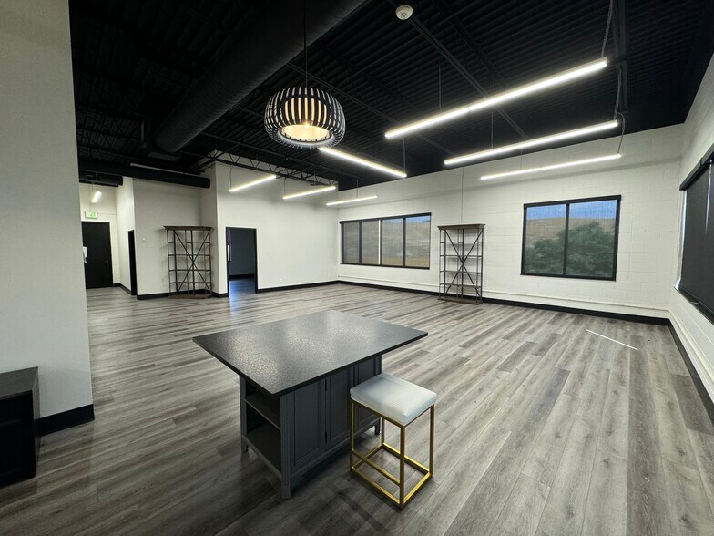 More Photos Of 1363 Horizon Ave, Lafayette Warehouse For Lease