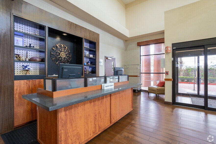 More Photos Of 8720 Gulf Freeway, Houston Hotel For Sale