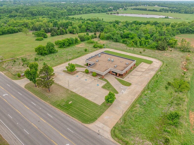 More Photos Of 15679 NE 23rd St, Choctaw Medical For Sale