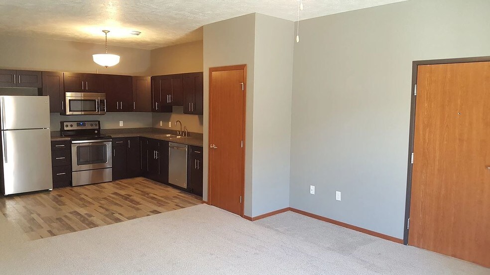 More Photos Of 804-810 Ruud Ln, Hartford Apartments For Sale