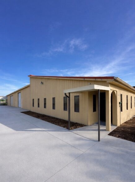 Primary Photo Of 291 American Spirit Rd, Winter Haven Warehouse For Lease