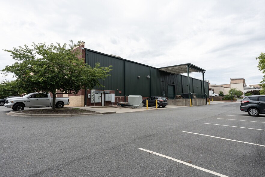 More Photos Of 301 S Main St, Salisbury Light Manufacturing For Lease